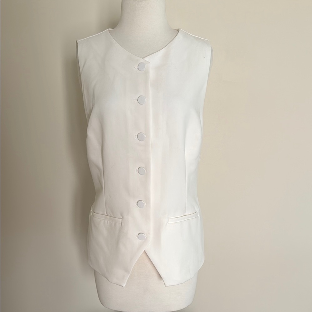 Abercrombie & Fitch Women's White Button-Up Sleeveless Vest Size M